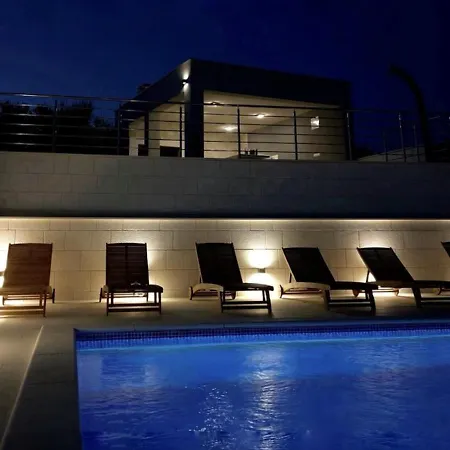 Villa Kiko - - Exclusively Yours - Private Pool & Panoramic Sea Views *