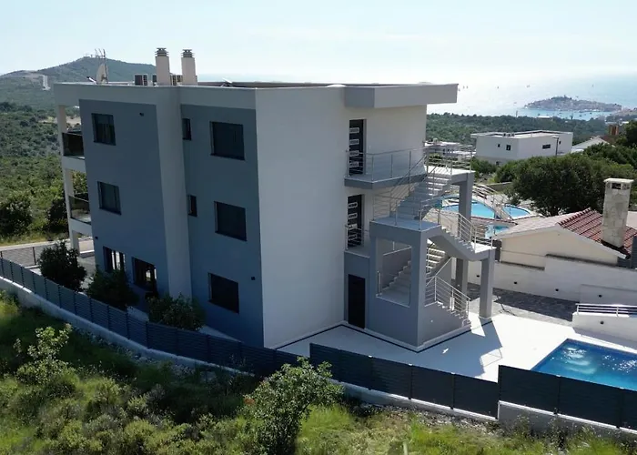 Kiko - - Exclusively Yours - Private Pool & Panoramic Sea Views 普利莫顿